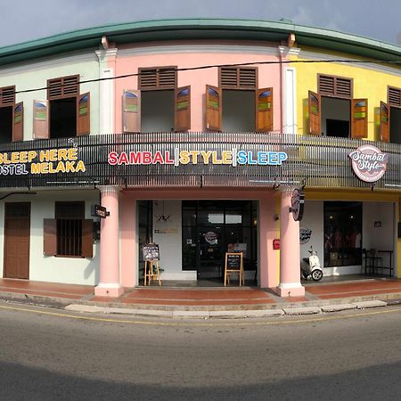 Sleep Here Hostel, Melaka Buitenkant foto