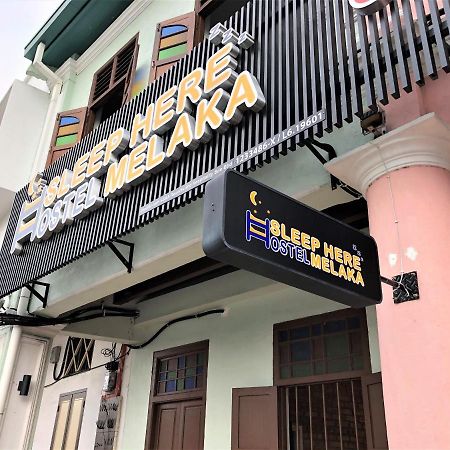 Sleep Here Hostel, Melaka Buitenkant foto
