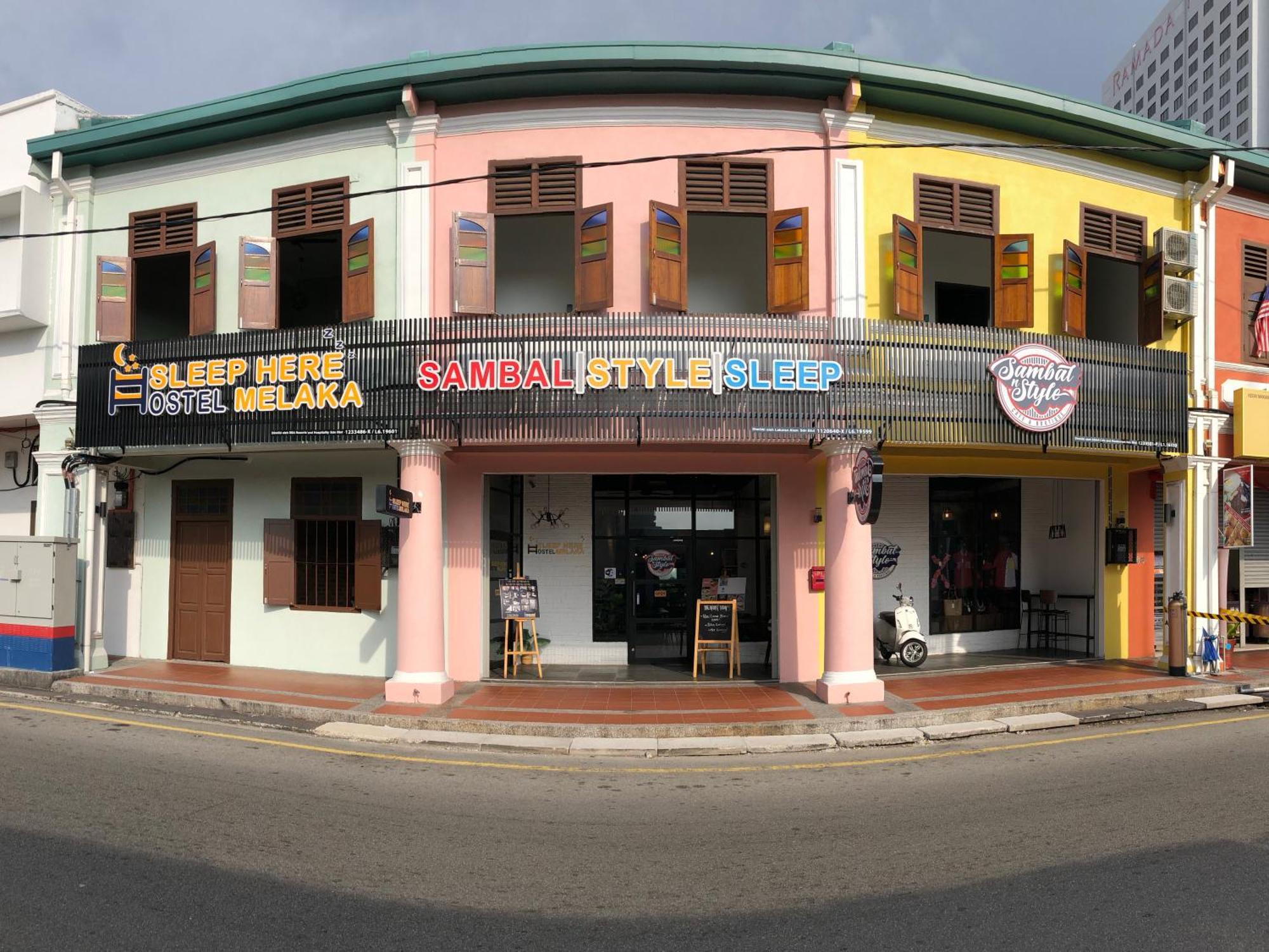 Sleep Here Hostel, Melaka Buitenkant foto
