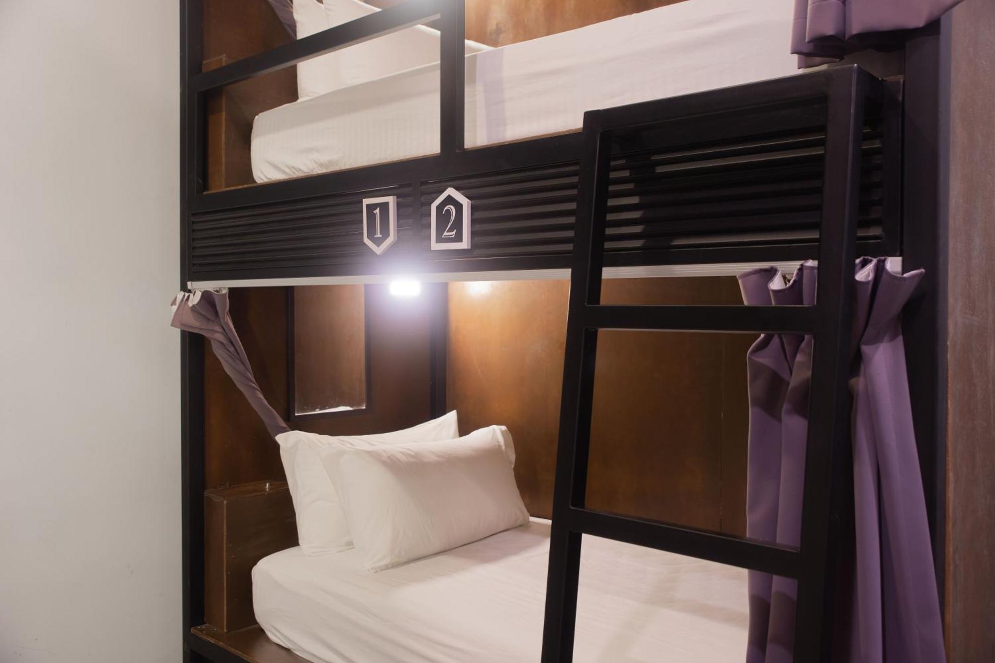 Sleep Here Hostel, Melaka Buitenkant foto