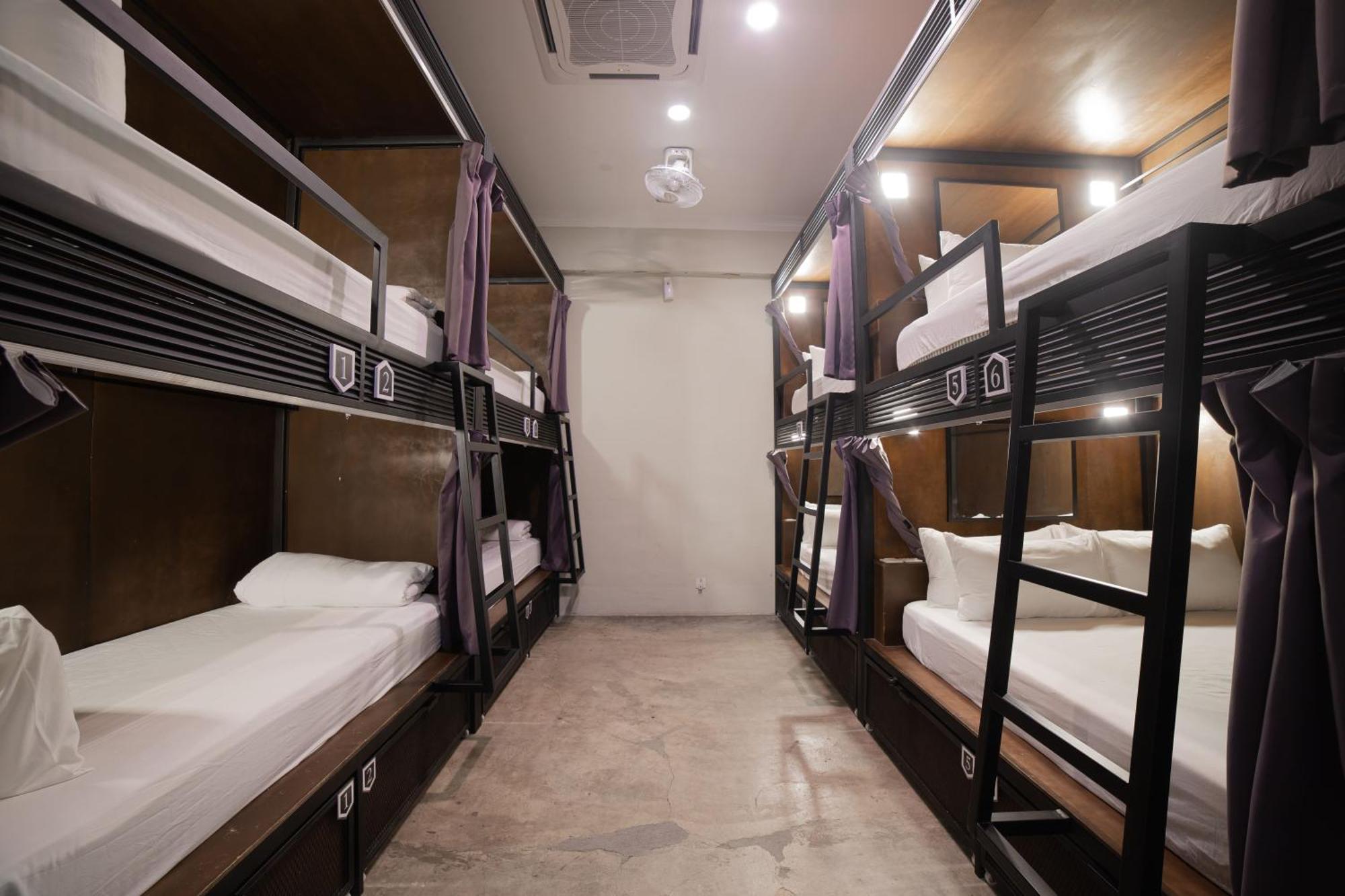 Sleep Here Hostel, Melaka Buitenkant foto