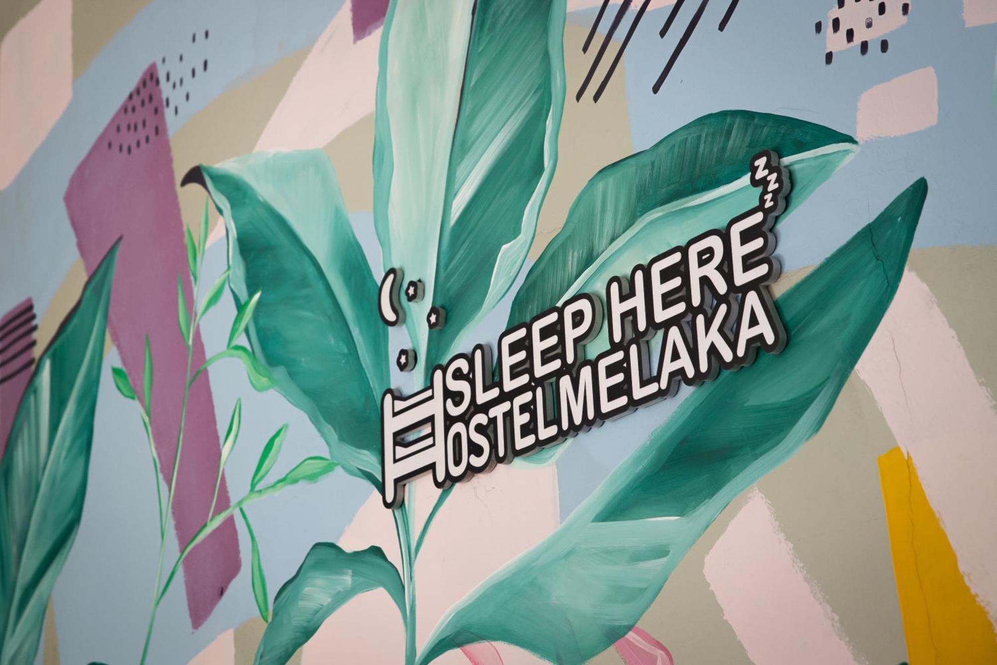 Sleep Here Hostel, Melaka Buitenkant foto