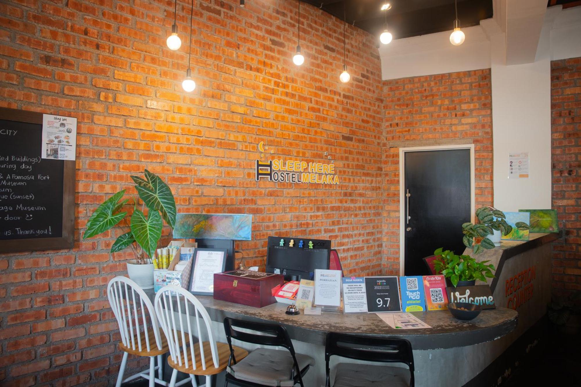 Sleep Here Hostel, Melaka Buitenkant foto